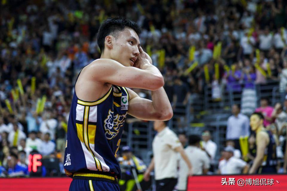 转会期深圳男篮绝杀压哨——法国杯节点到来；更衣室稳定；球队文化再被提及的简单介绍